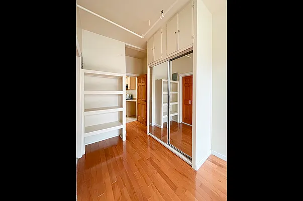 Rented by Coldwell Banker Warburg | media 17