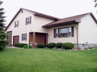 208 Terrace Rd, Chamberlain, SD 57325