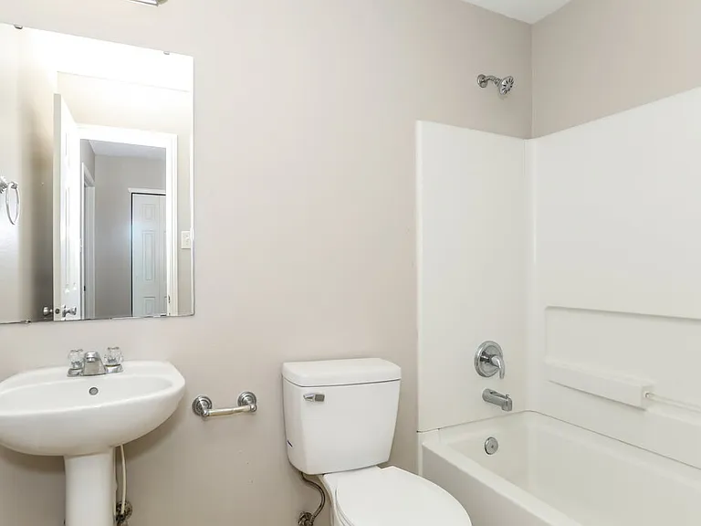 8039 Bach Dr — Photo 15
