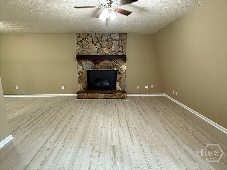 437 Rustwood Dr #437 — Photo 3
