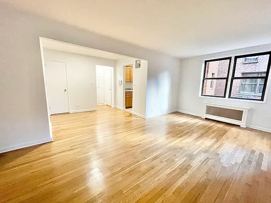 Rented by Oxford Property Group | media 12