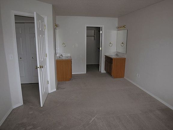 3rd image of 415A W Orchard Ave