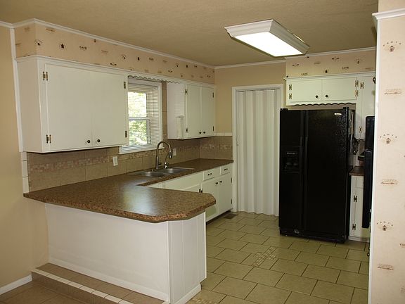 5th image of 6209 Alma Hwy