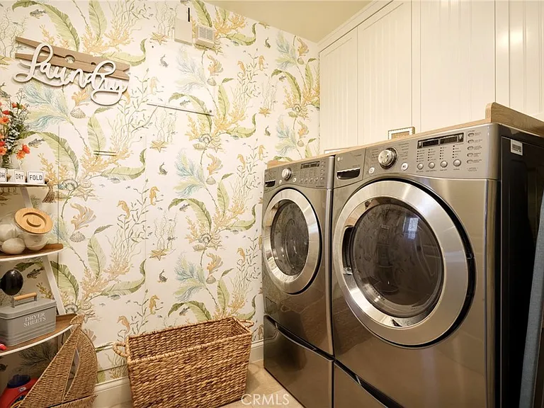 208 E Balboa Blvd — Photo 21