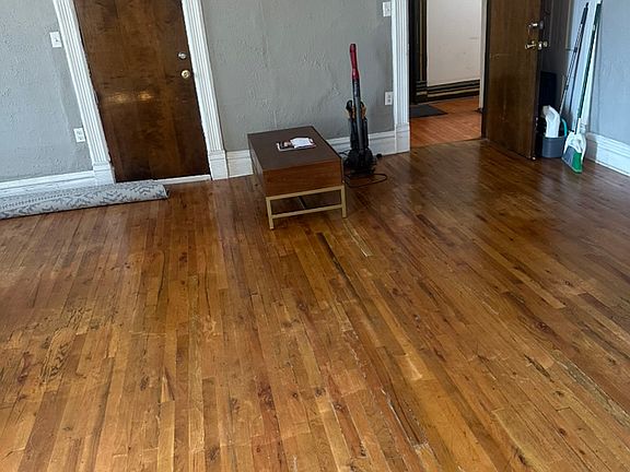 3rd image of 246 S Broadway #246
