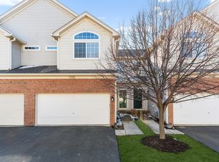 2295 Stoughton Dr, Aurora, IL 60502