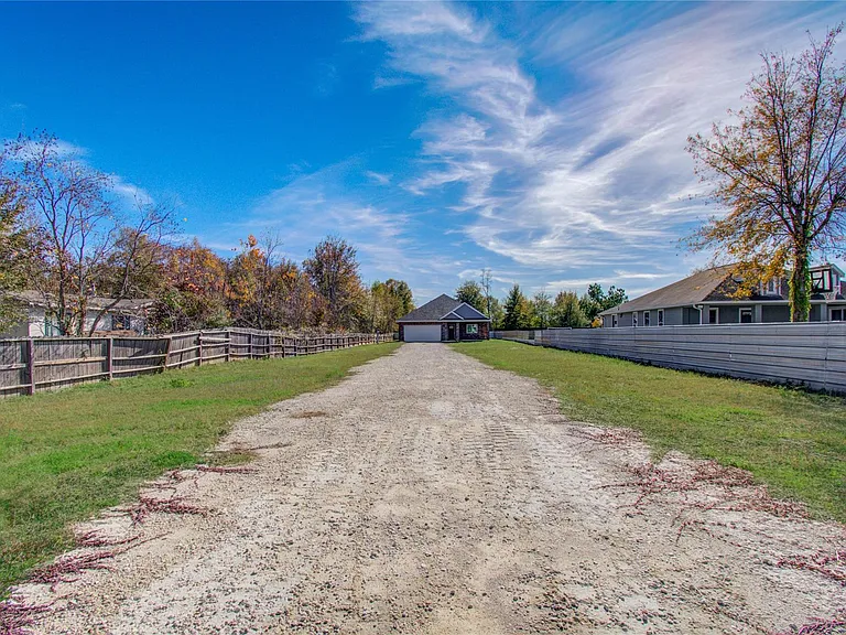 898 Road 3556 — Photo 39