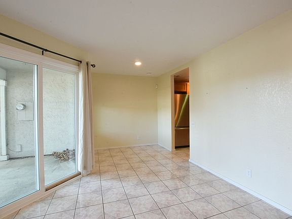 3rd image of 55 Muirfield Ct