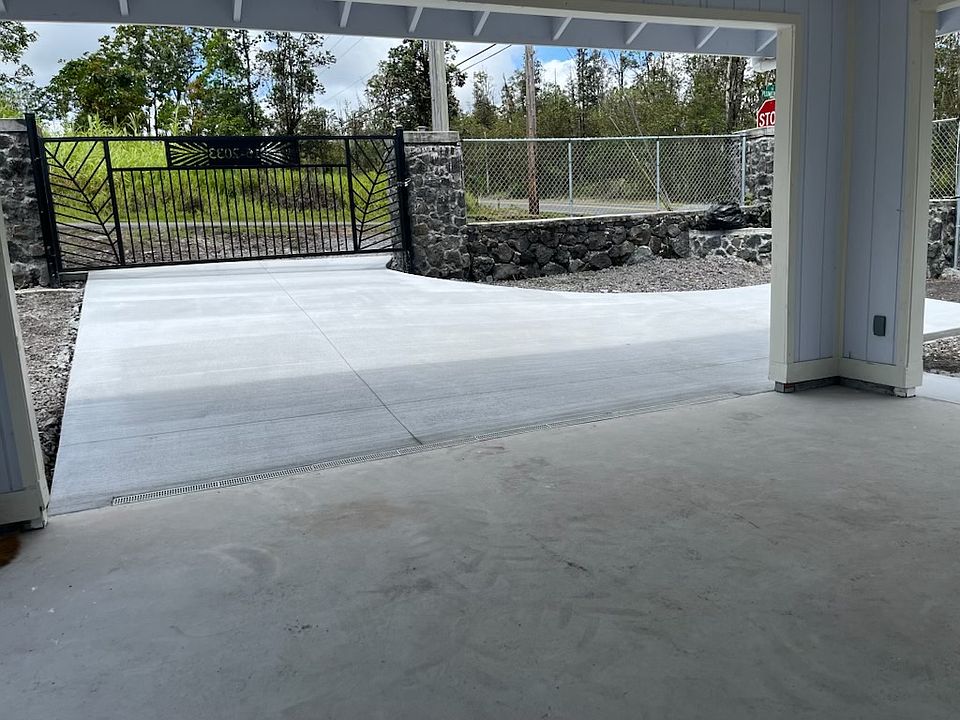 1st image of 1 Plumeria Dr