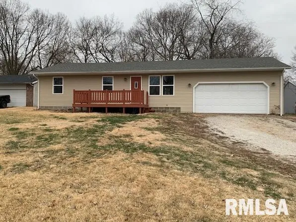 109 S 3rd St, Riverton, IL 62561