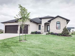 3875 N Estancia Ct, Wichita, KS 67205