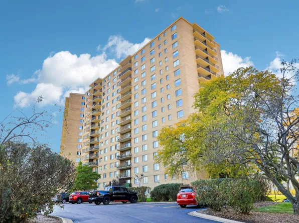 7033 N Kedzie Ave APT 1704, Chicago, IL 60645