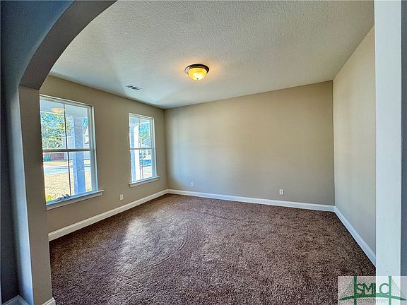 4th image of 19 Oakmont Drive