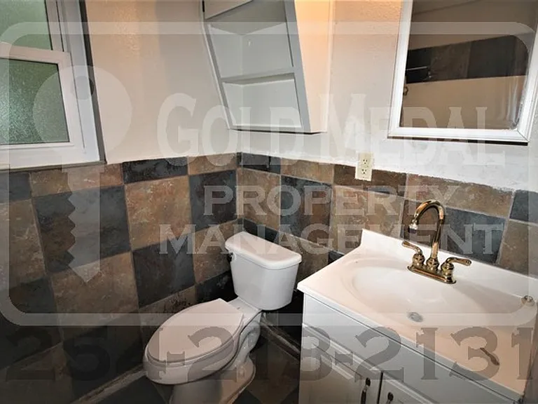 1208 E Avenue H — Photo 10