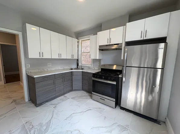 211 Grant Avenue image 1 of 13
