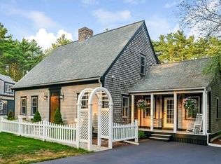 516 Snipatuit Rd, Rochester, MA 02770