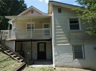 8706 Noblestown Rd, Mc Donald, PA 15057