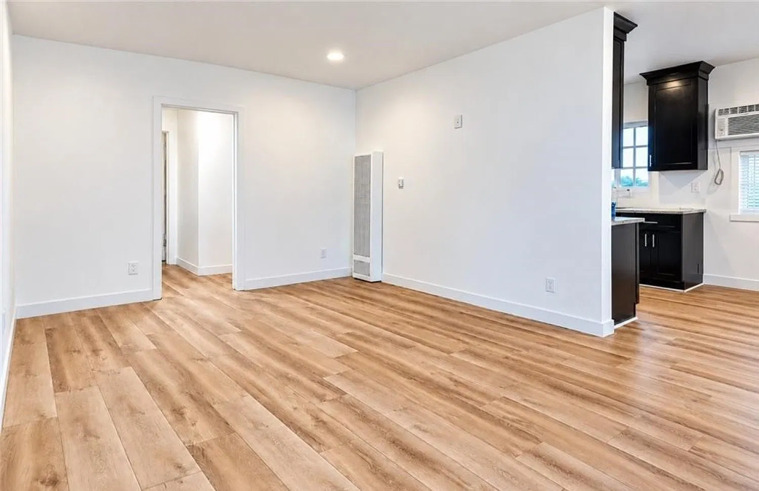 10715 Moorpark St — Photo 2