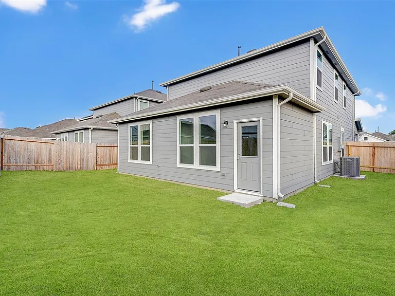 25821 Hedgerow Dr — Photo 42