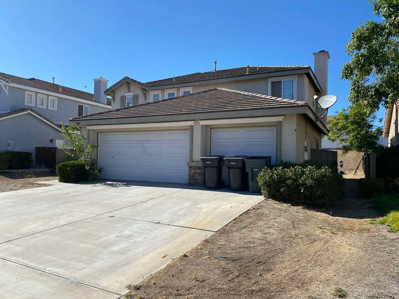 4 bed, 2242 sqft, $3,250 — Photo 2