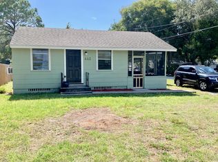 443 3rd St NW, Largo, FL 33770