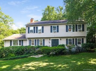 92 Firehouse Rd, Trumbull, CT 06611