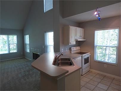 5th image of 13700 Richmond Park Dr N APT 107