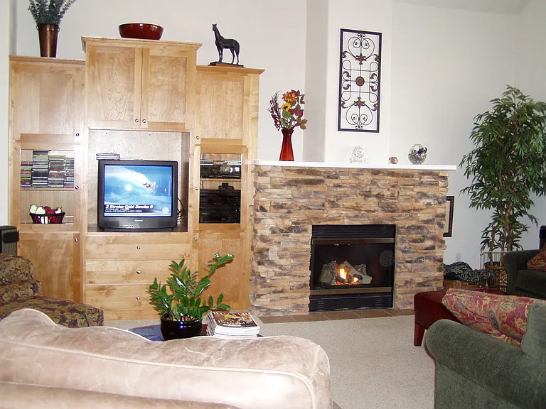 964 E Creek View Dr — Photo 5