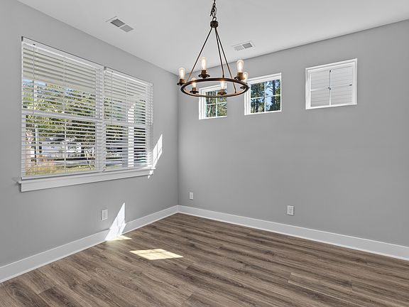 5th image of 413 Renau Blvd