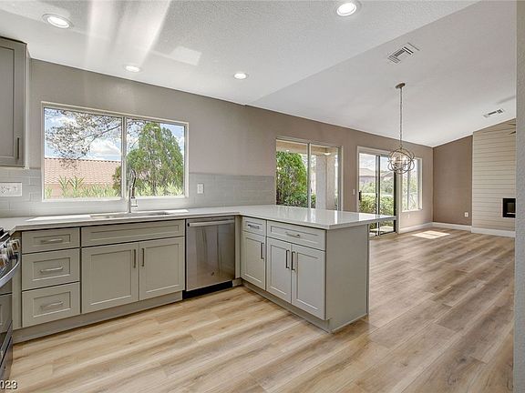 5th image of 9637 Buckhorn Dr