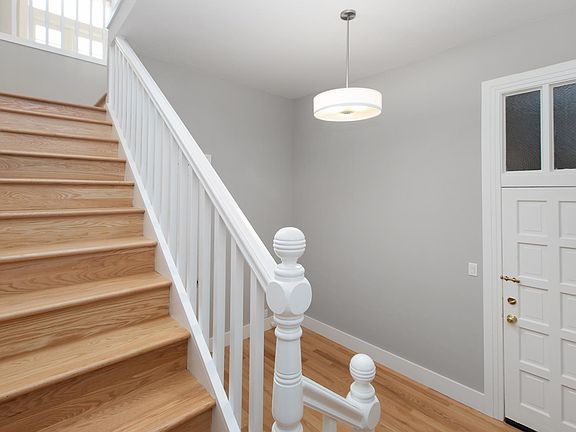 5th image of 239 Fillmore St #B