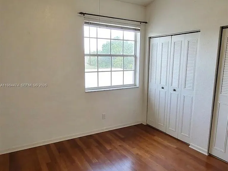 721 SW 148th Ave — Photo 3