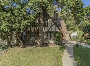 908 Paris Ave, Rockford, IL 61107