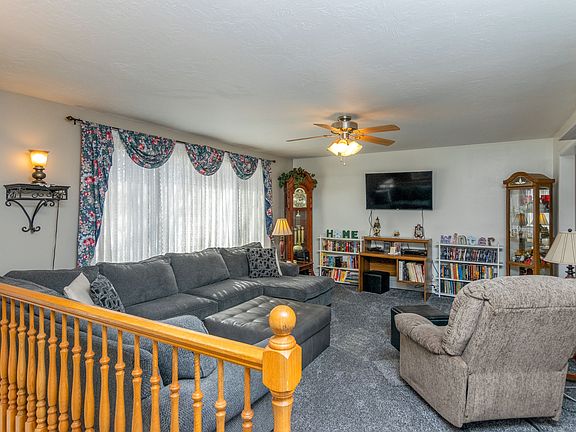 3rd image of 4030 W Severn Cir