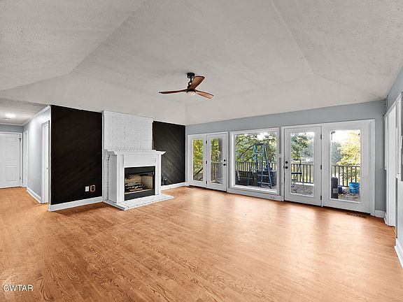 4th image of 19 Dogwood Cir