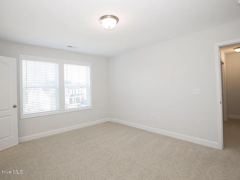 660 Avenue Of The Carolinas — Photo 73