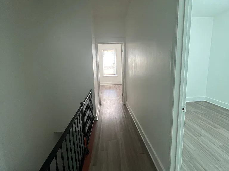 19 Potomac St — Photo 12