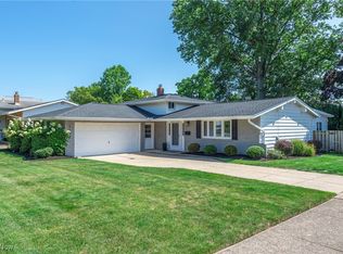 21901 Briarwood Dr, Fairview Park, OH