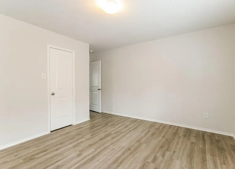 2743 Madison Ct — Photo 9