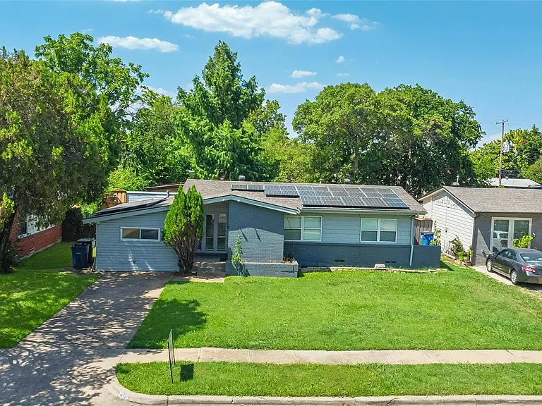 2319 Klondike Dr — Photo 2