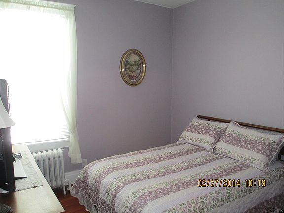 4th image of 120 Simmons Ave