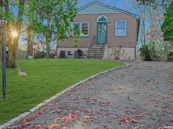 529 Birch Hollow Drive, Shirley, NY 11967