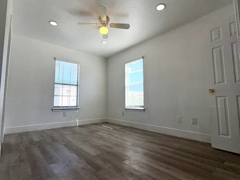 4626 San Jacinto St #D — Photo 15