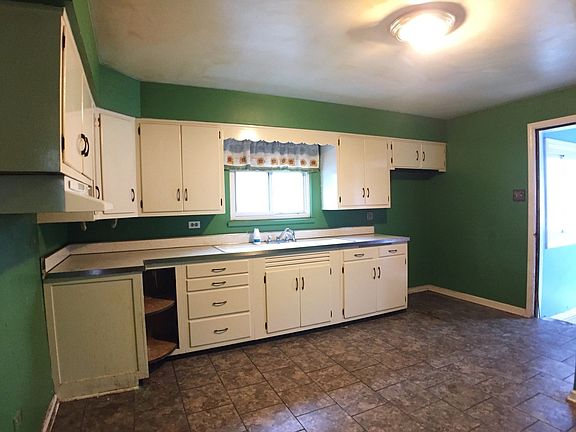 3rd image of 2515 N Oak Park Ave