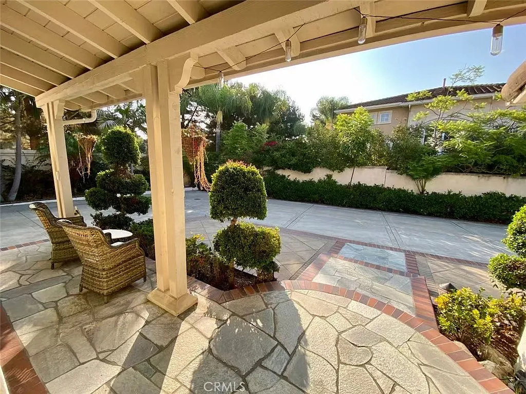 6 bed, 3200 sqft, $7,500 — Photo 3
