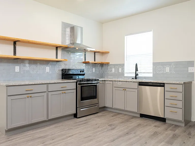 2885 N Oliver St — Photo 41
