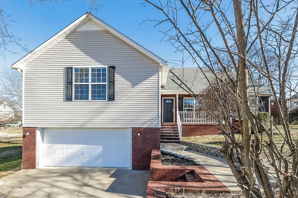 4 bed, 2.5 bath, 2223 sqft, $2,665 — Photo 1