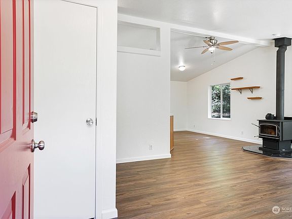 4th image of 2980 Legend Lane NW