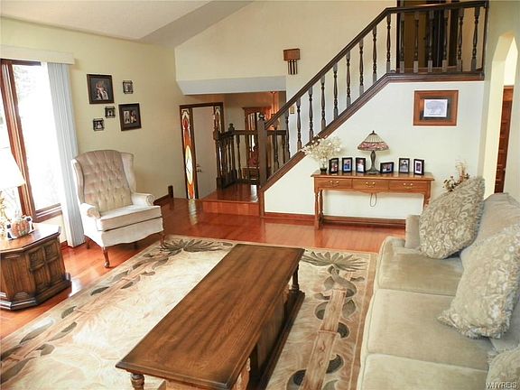 5th image of 289 Wayside Dr