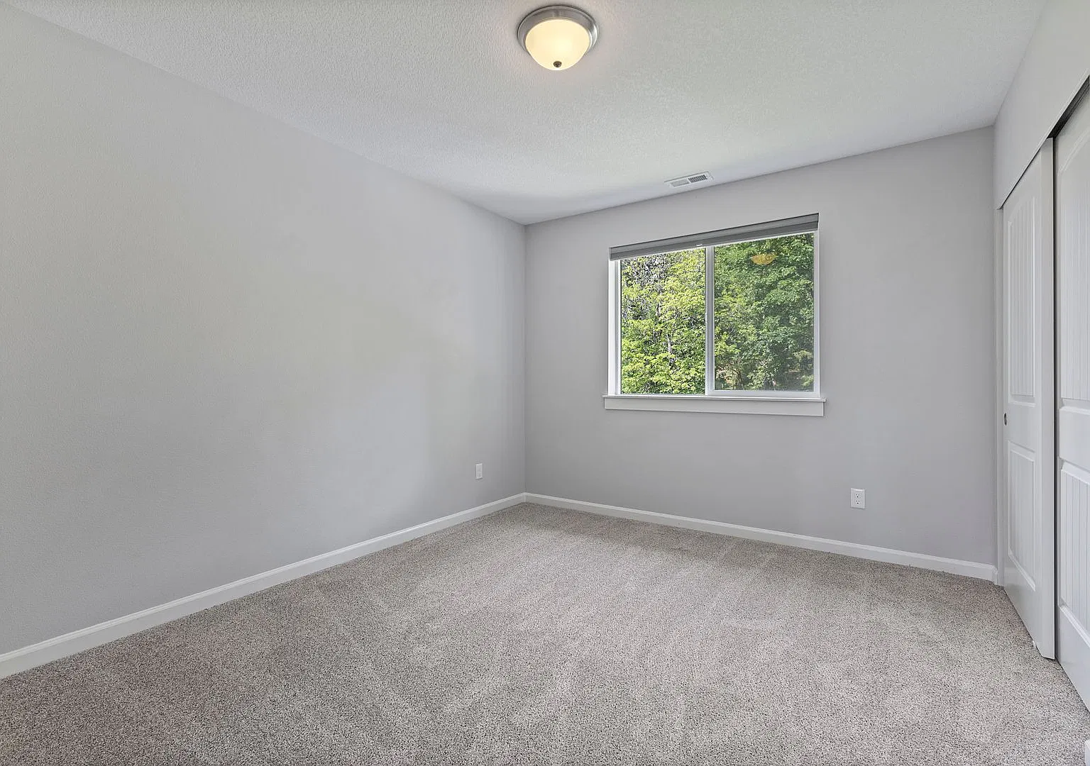 6015 NW High Heaven Rd — Photo 4